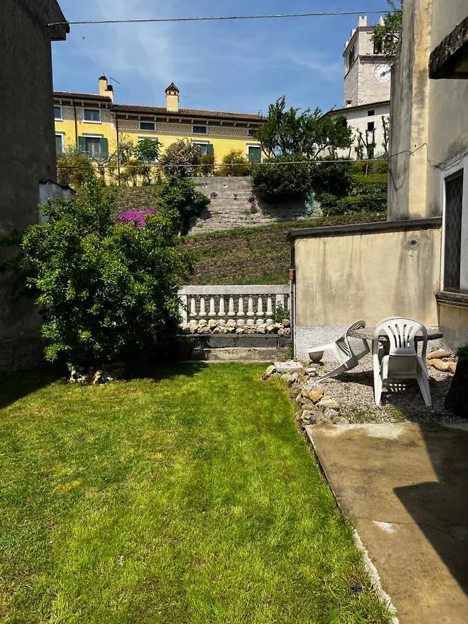 Villa Casale Storico Enzo Castelnuovo del Garda Italien